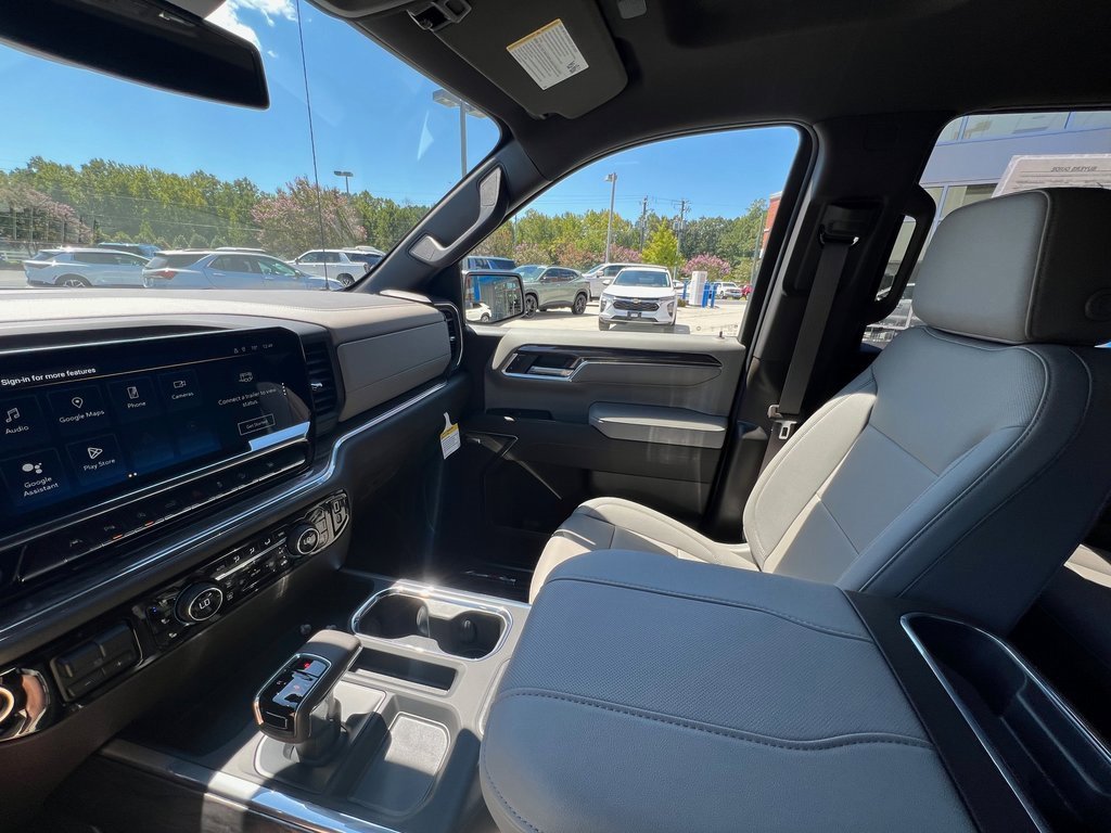 Used 2025 Chevrolet Silverado 1500 LTZ image 9