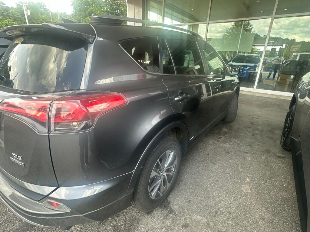 Used 2017 Toyota RAV4 XLE w/ Carpet Mat Package AWD/4WD image 12