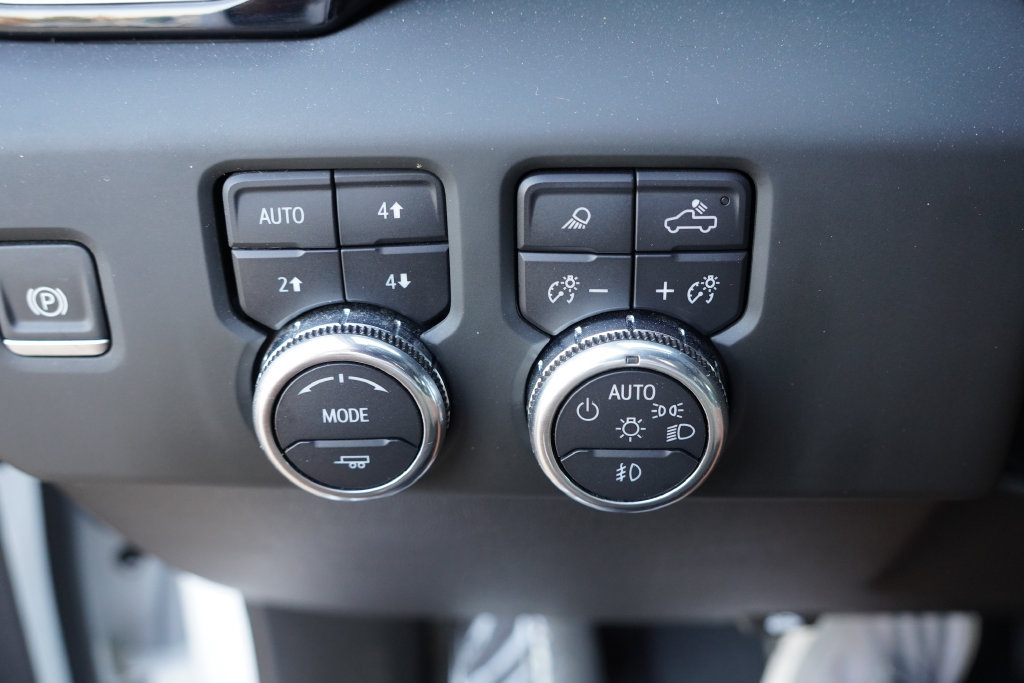 Used 2024 GMC Sierra 1500 Denali AWD/4WD image 27
