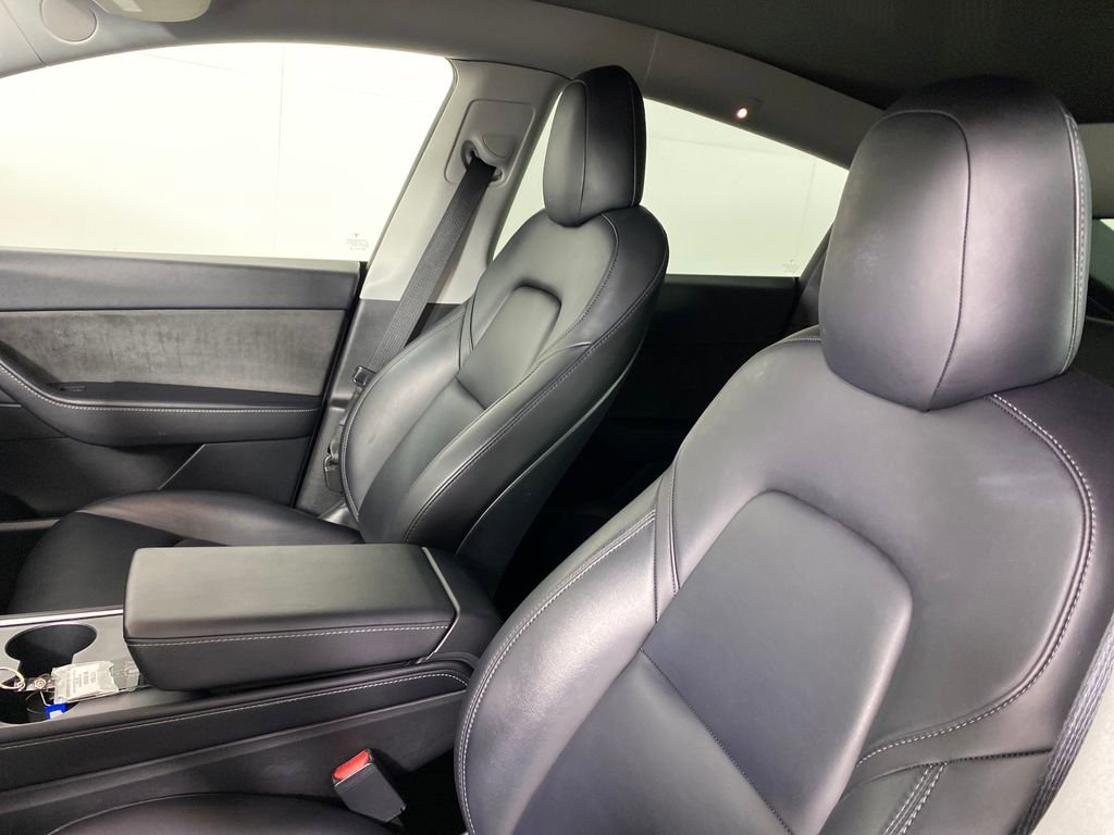 Used 2022 Tesla Model Y Long Range image 8