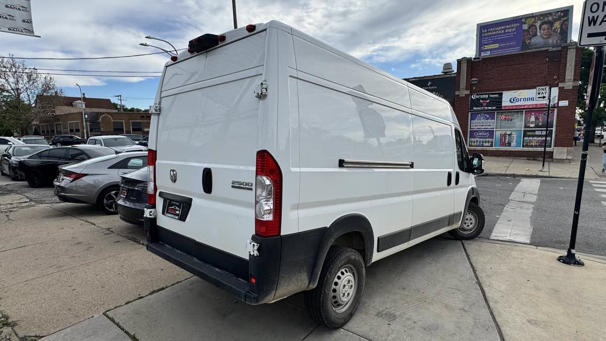 Used 2025 RAM ProMaster 2500 w/ Convenience Group FWD image 5