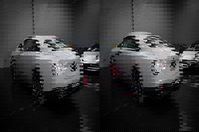 Used 2025 Rolls-Royce Spectre Black Badge w/ Spectre Enhancement Package image 20