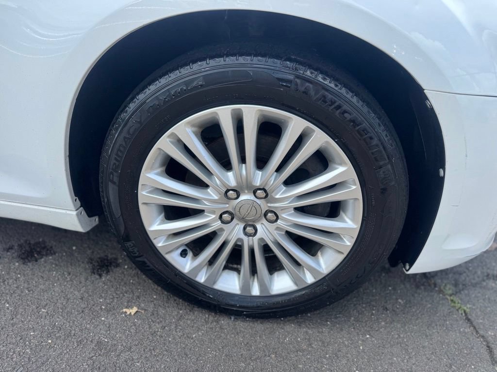 Used 2014 Chrysler 300 C AWD/4WD image 17