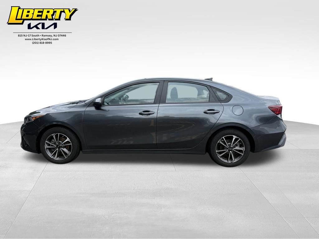 Used 2023 Kia Forte LXS FWD image 4