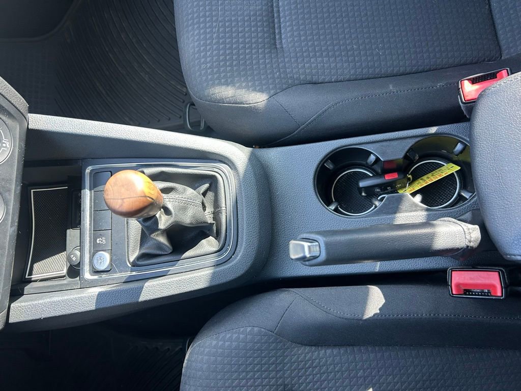 Used 2016 Volkswagen Jetta SE image 19