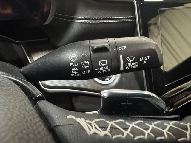 Used 2025 Jeep Grand Cherokee Altitude AWD/4WD image 21