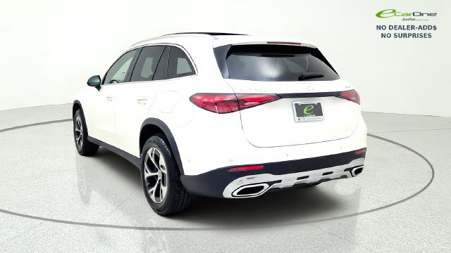Used 2025 Mercedes-Benz GLC 350e 4MATIC image 7