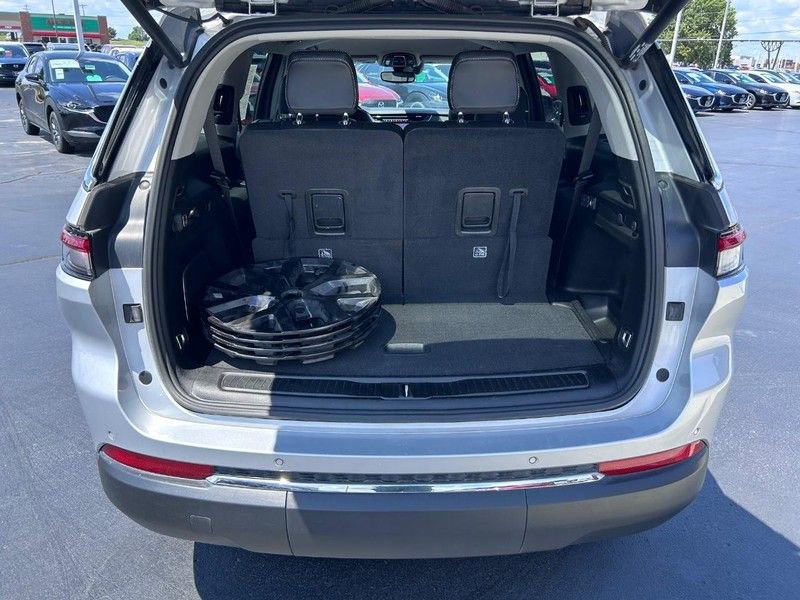 Used 2022 Jeep Grand Cherokee L Limited image 7