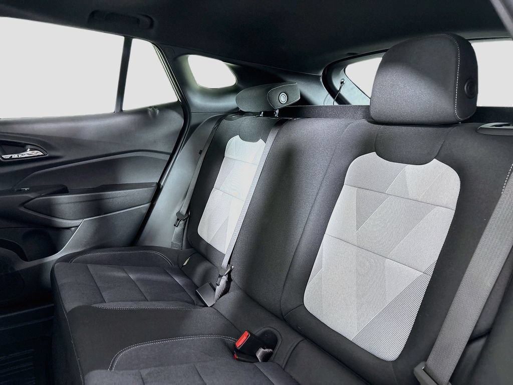 New 2026 Chevrolet Trax RS w/ Sunroof Package FWD image 25