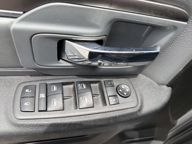 Used 2024 RAM 1500 Classic SLT AWD/4WD image 8