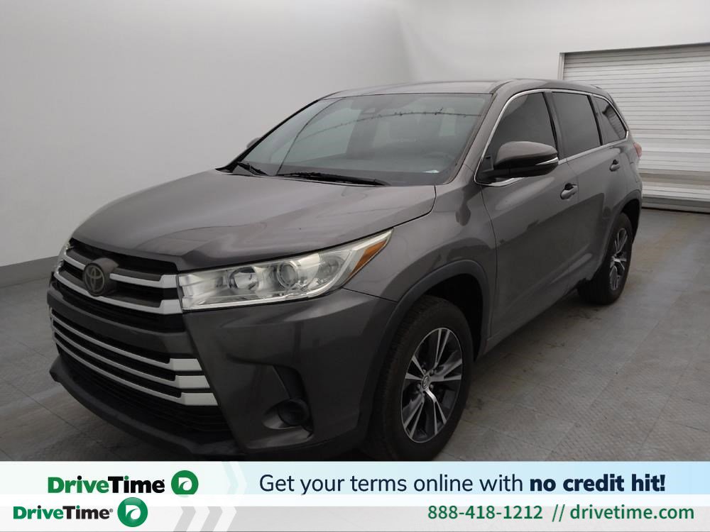 Used 2017 Toyota Highlander LE image 1
