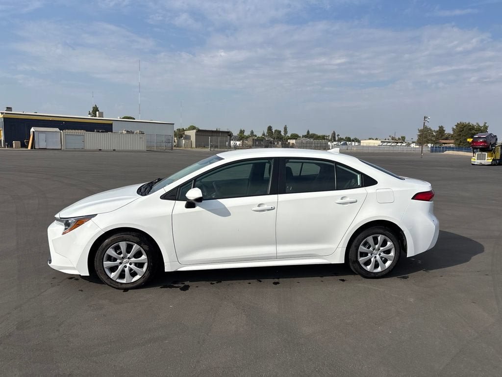 Used 2024 Toyota Corolla LE FWD image 3
