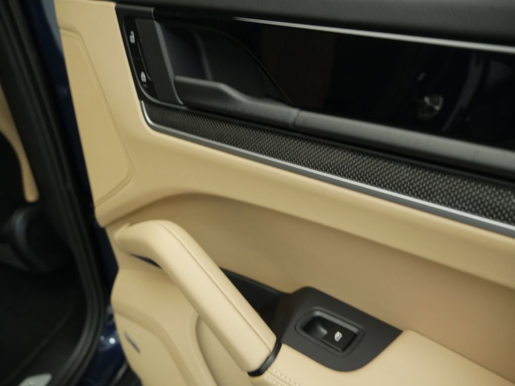 Certified 2024 Porsche Cayenne Turbo image 27