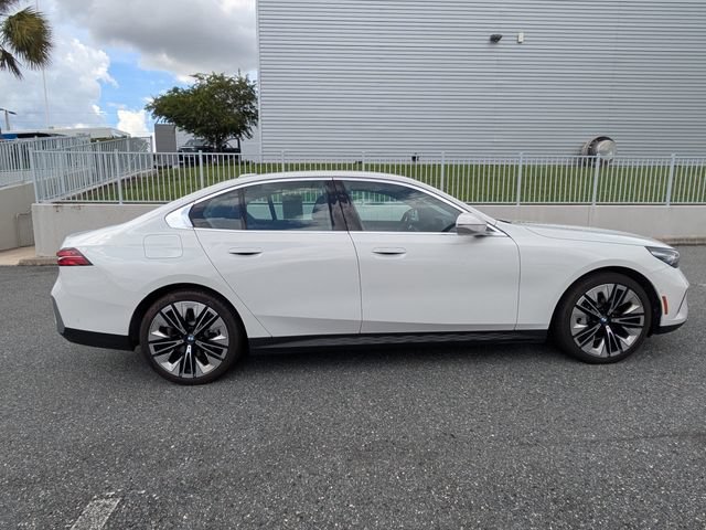 Used 2026 BMW 530i RWD image 7
