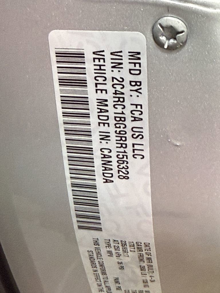 Used 2024 Chrysler Pacifica Touring-L image 55