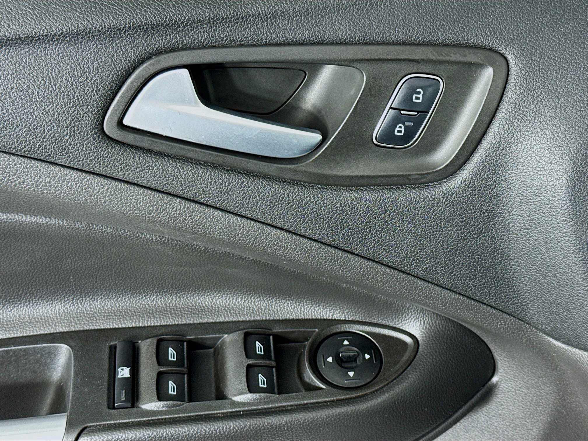 Used 2017 Ford Escape SE image 21