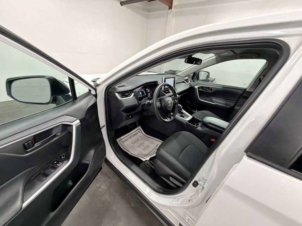 Used 2024 Toyota RAV4 LE image 10