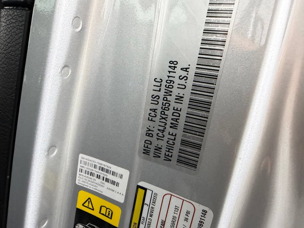 Certified 2023 Jeep Wrangler Unlimited Sahara AWD/4WD image 35