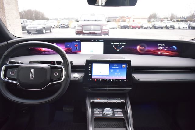 Used 2024 Lincoln Nautilus Reserve w/ Equipment Group 202A image 4