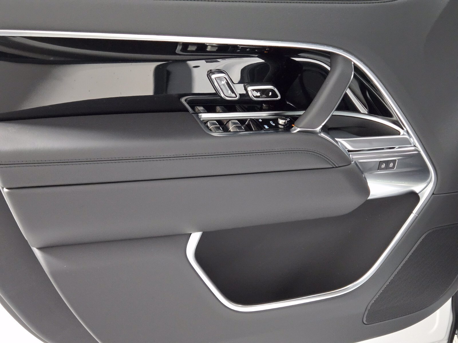 New 2026 Land Rover Range Rover SE AWD/4WD image 22