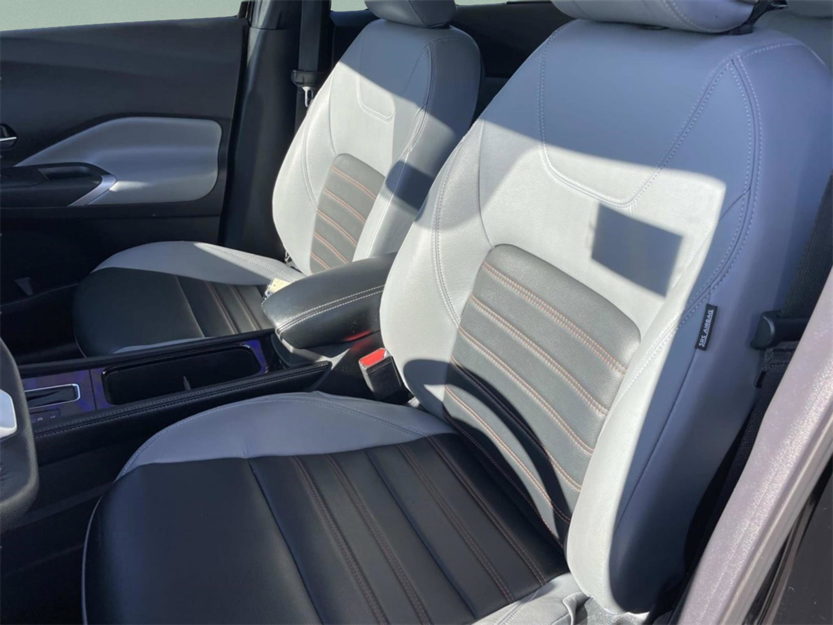 Used 2021 Nissan Kicks SR w/ SR Premium Package image 27