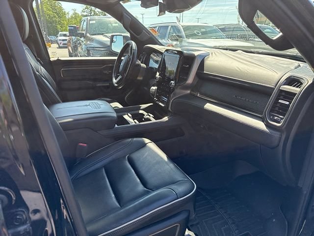 Used 2020 RAM 1500 Limited w/ Black Appearance Package AWD/4WD image 11