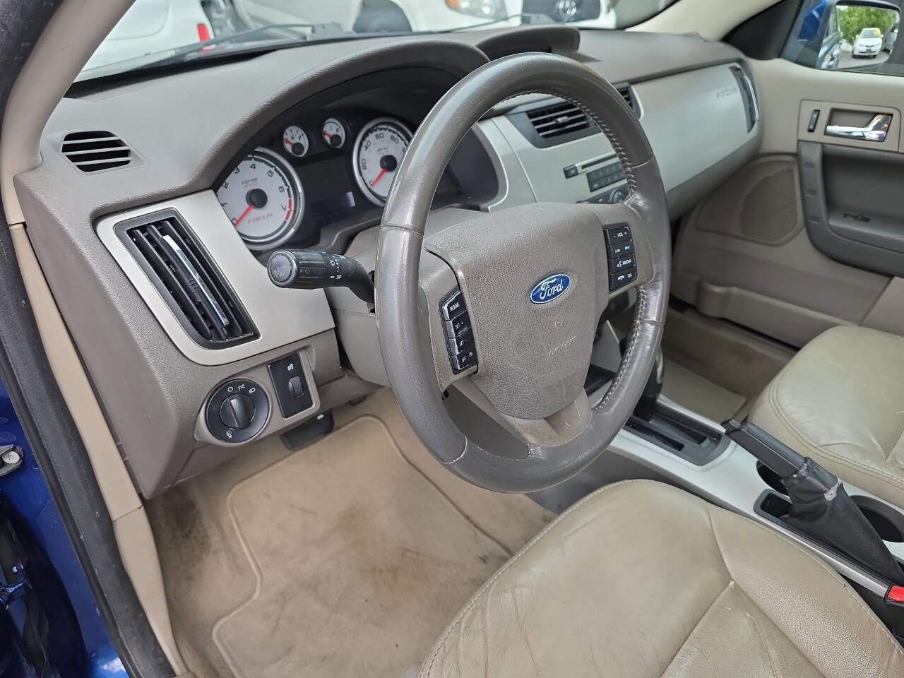 Used 2008 Ford Focus SES FWD image 11