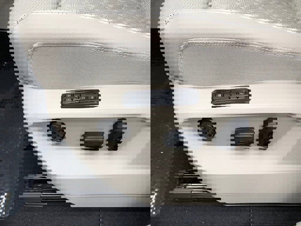 New 2025 Volkswagen Atlas SEL Premium R-Line image 15