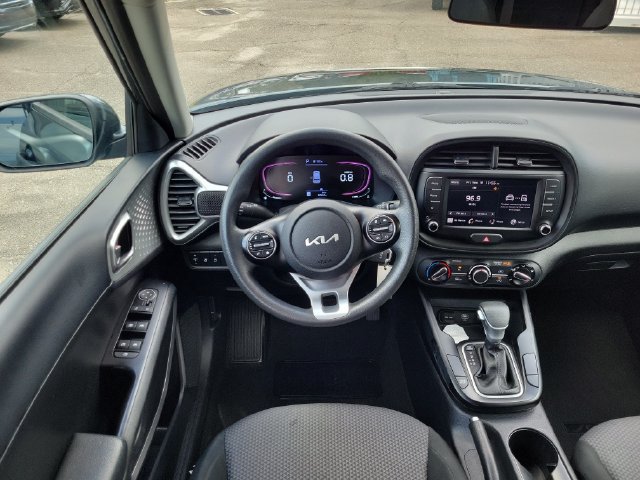 Used 2024 Kia Soul LX w/ Option Group 015 FWD image 10