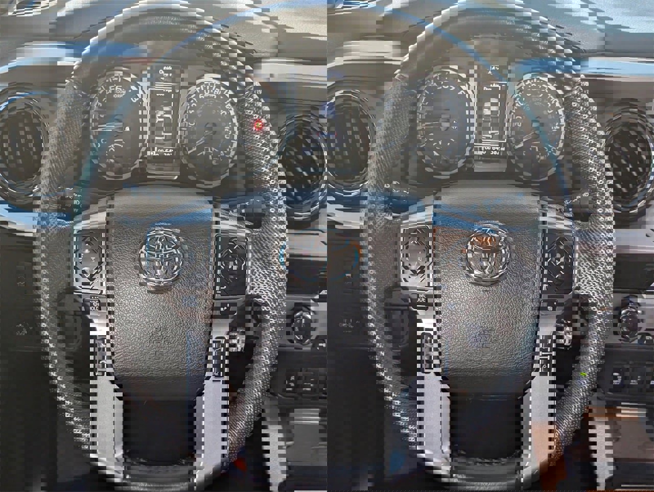 Used 2021 Toyota Tacoma Limited image 11