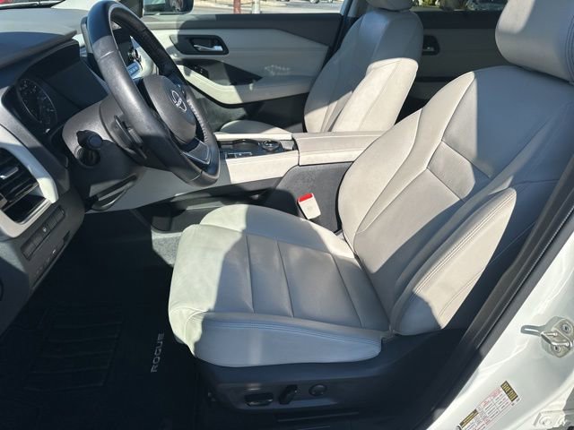 Used 2023 Nissan Rogue SL w/ SL Premium Package image 11