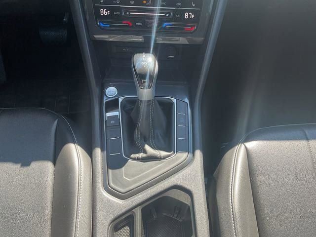 Used 2024 Volkswagen Tiguan SE image 32