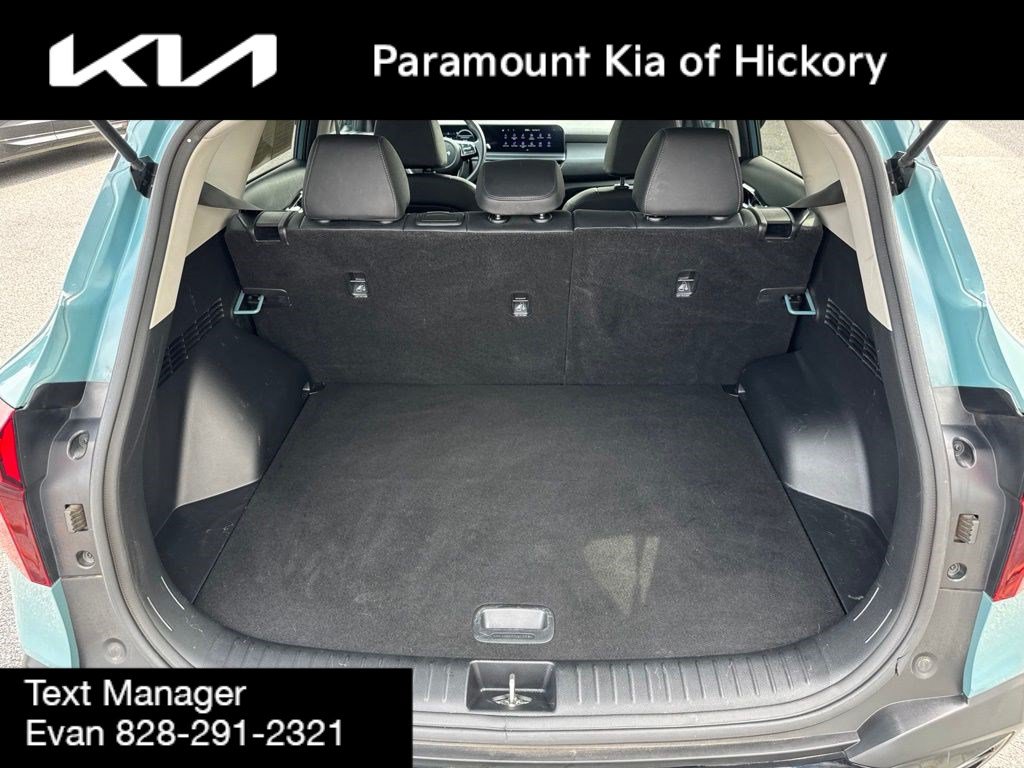 Used 2025 Kia Seltos EX FWD image 11
