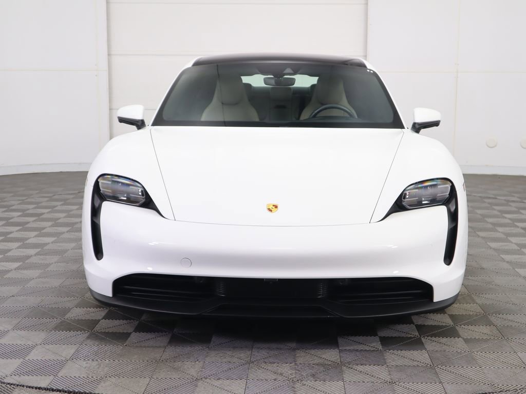 Used 2021 Porsche Taycan image 2