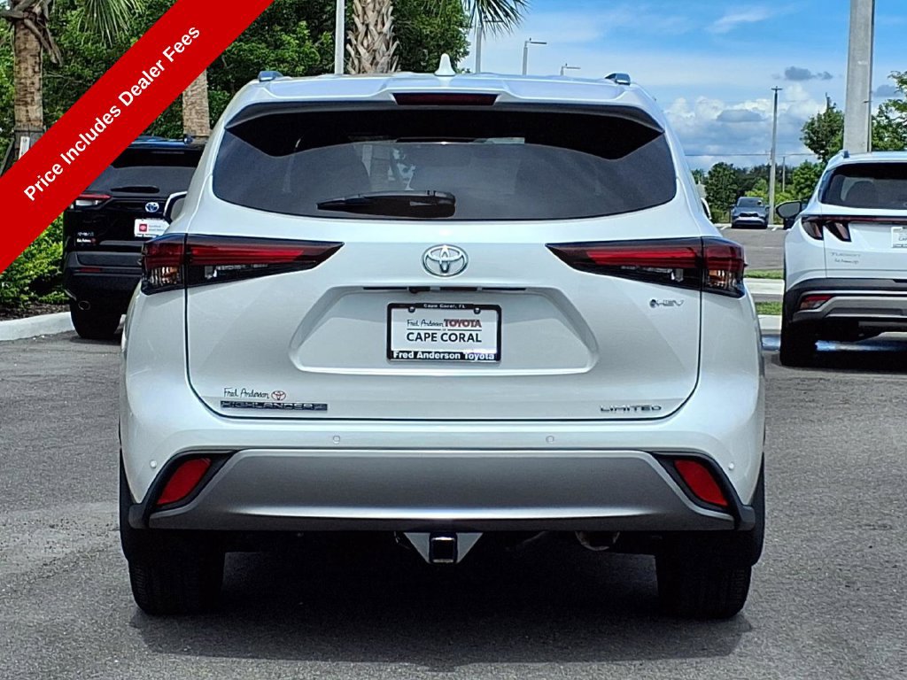 Used 2025 Toyota Highlander Limited AWD/4WD image 6