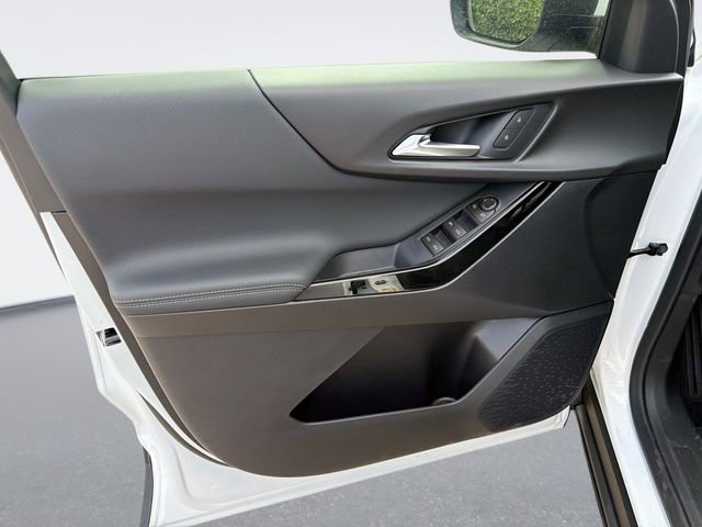 New 2026 Chevrolet Equinox LT FWD image 18