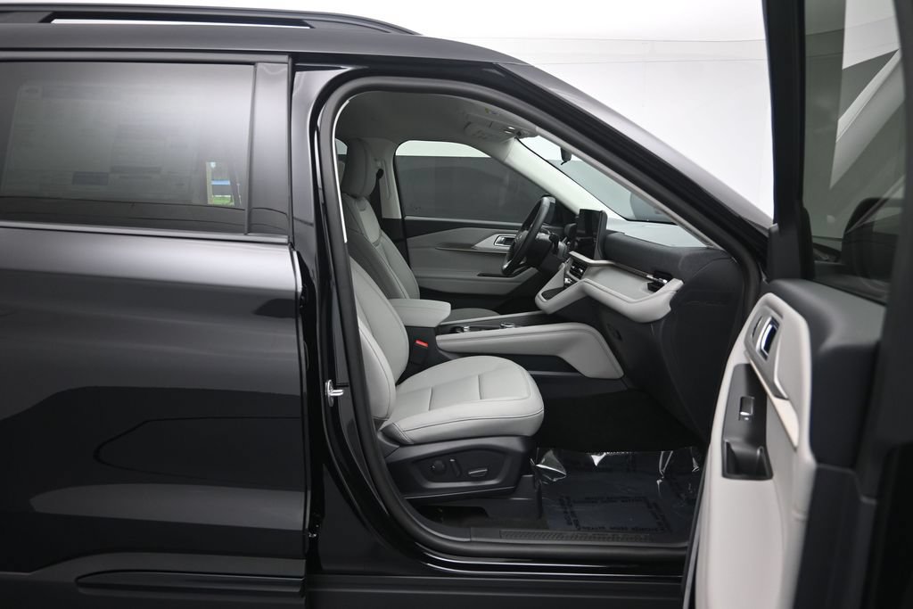 New 2026 Ford Explorer Active w/ Active Comfort Package RWD image 27