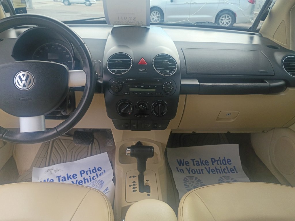 Used 2009 Volkswagen Beetle S FWD image 10