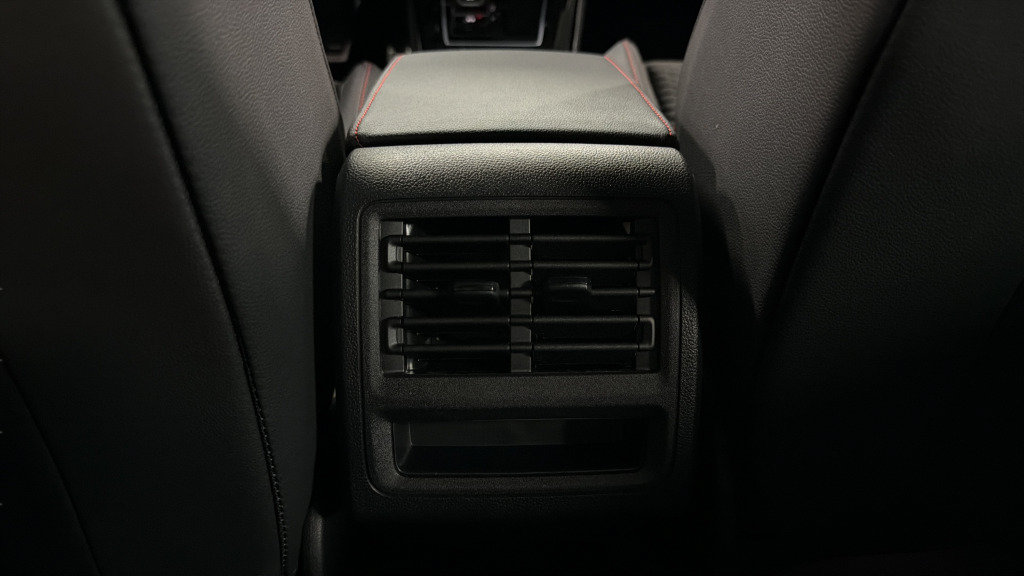 New 2026 Volkswagen GTI SE FWD image 34