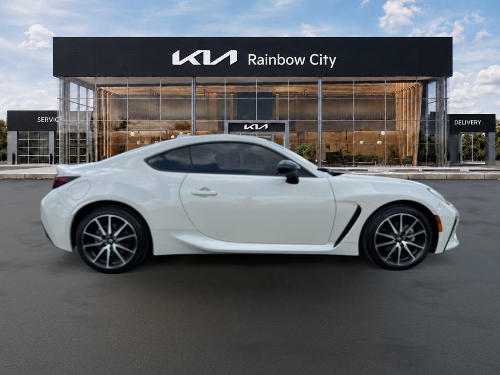 Used 2024 Toyota GR86 RWD image 4
