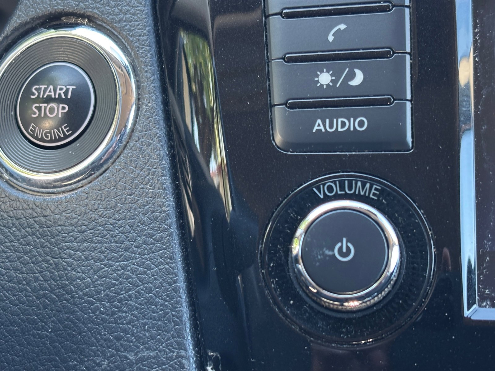 Used 2020 Nissan Rogue SV image 17