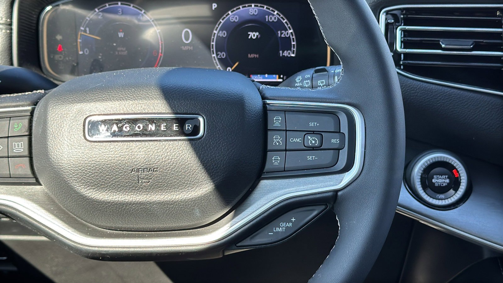 Used 2025 Jeep Wagoneer 4WD w/ Premium Group I image 15