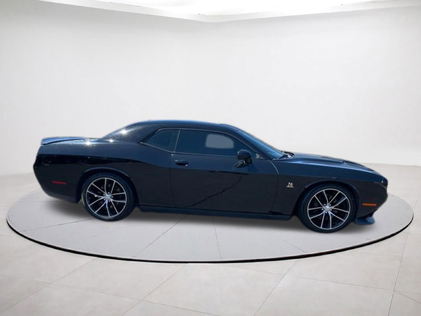 Used 2016 Dodge Challenger R/T Scat Pack w/ Leather Interior Group RWD image 6