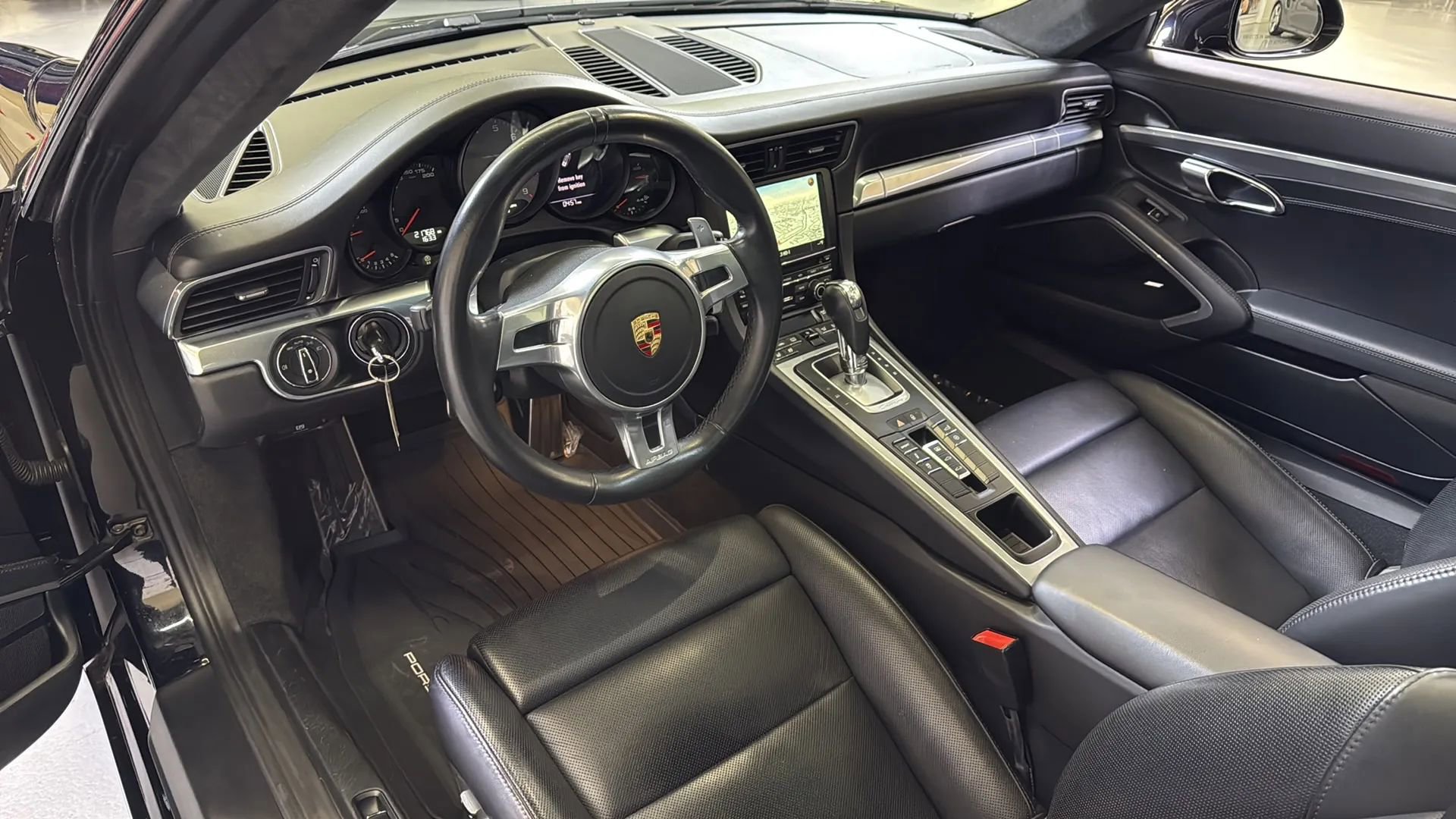 Used 2015 Porsche 911 Carrera 4S AWD/4WD image 13