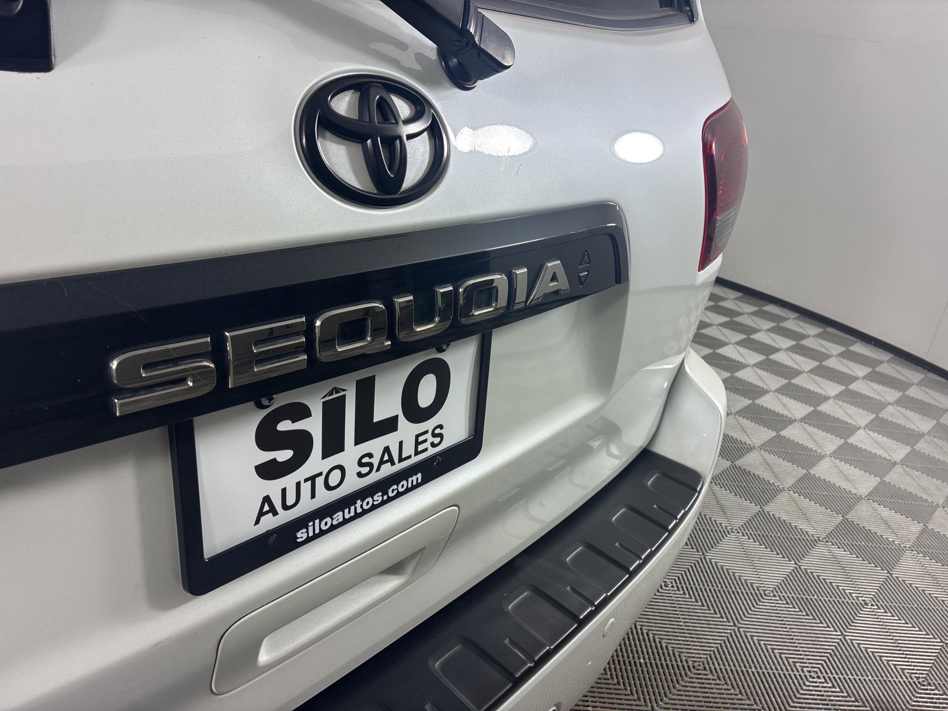 Used 2021 Toyota Sequoia Nightshade image 6