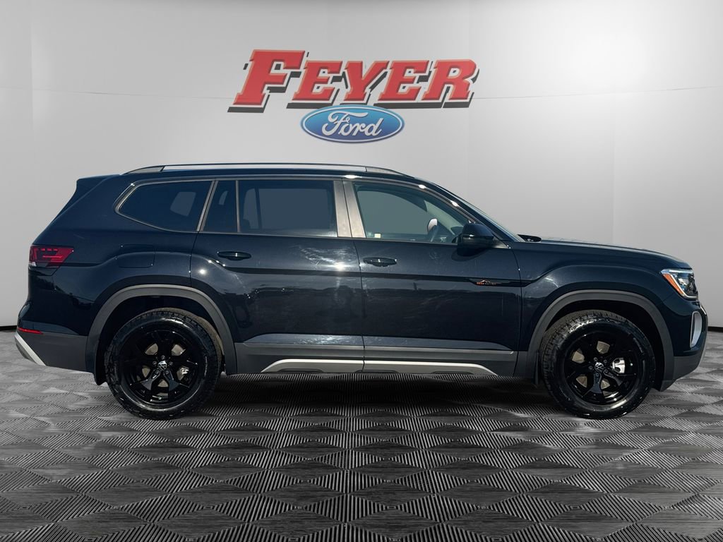 Used 2024 Volkswagen Atlas Peak Edition SEL image 6
