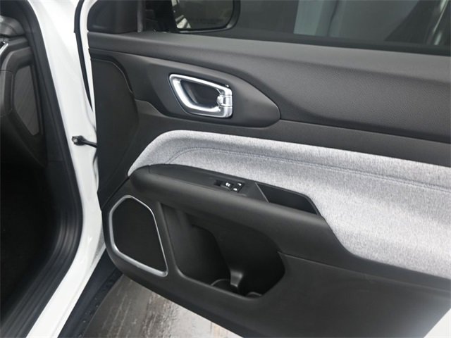 Used 2025 Jeep Compass Sport w/ Mopar Graphics Package image 11