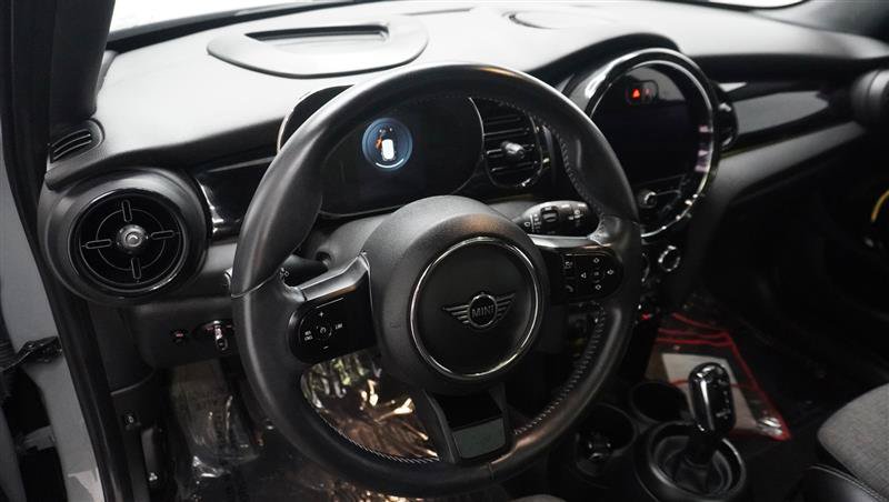 Used 2022 MINI Cooper 4-Door Hardtop FWD image 11