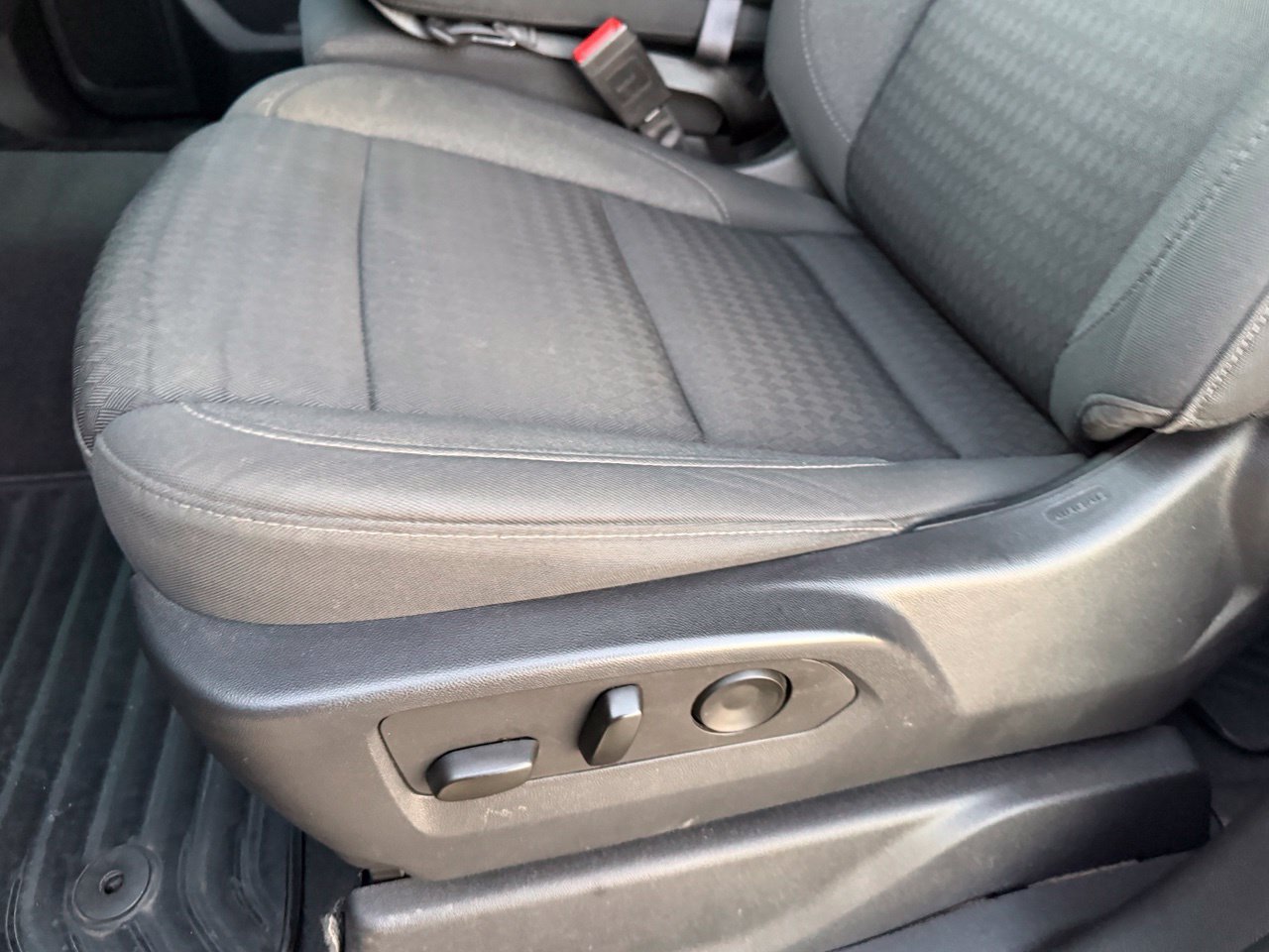 Used 2023 Chevrolet Silverado 1500 Custom w/ LPO, Dark Essentials Package RWD image 32