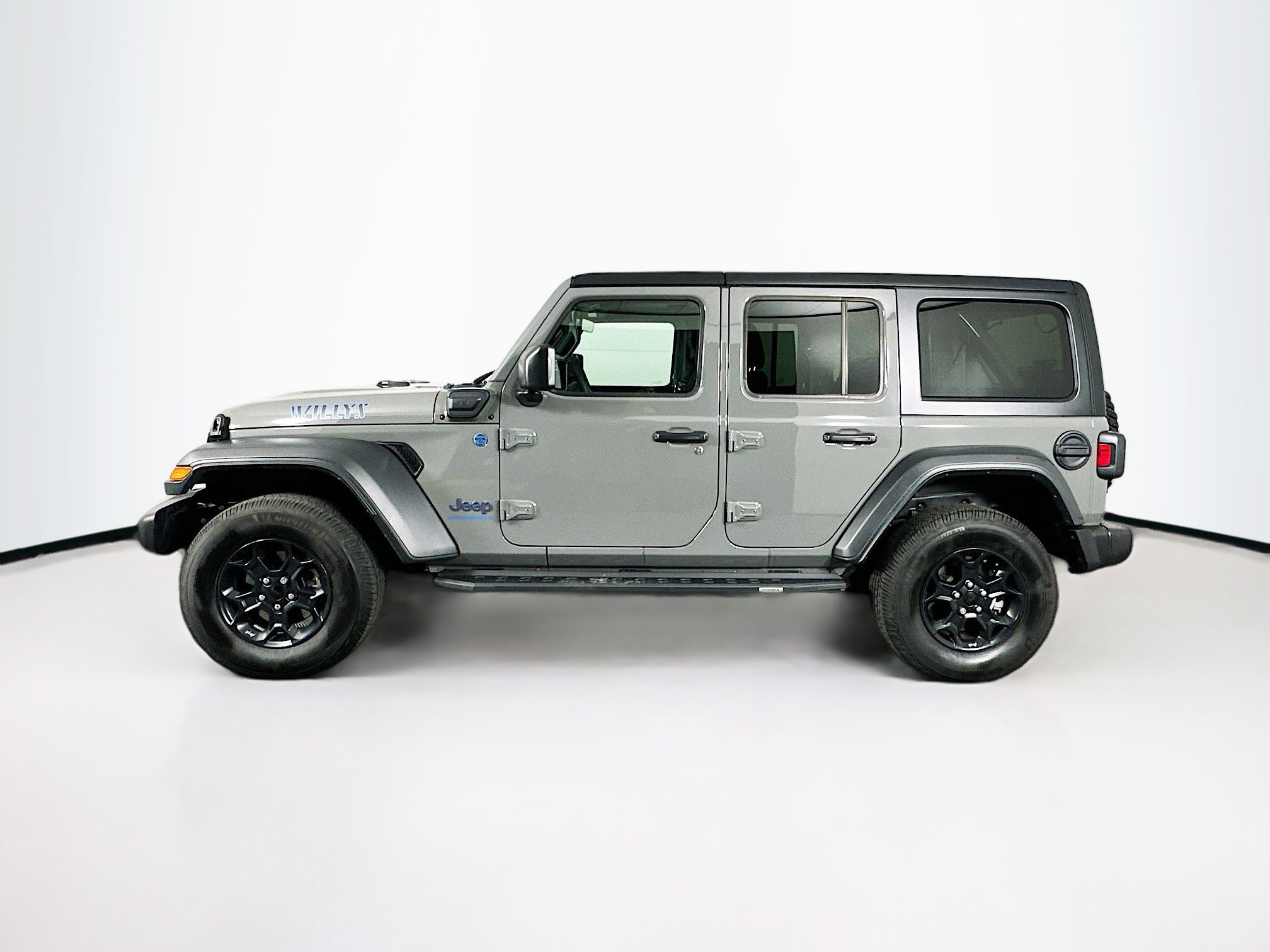 Used 2023 Jeep Wrangler Unlimited w/ Cold Weather Group image 4